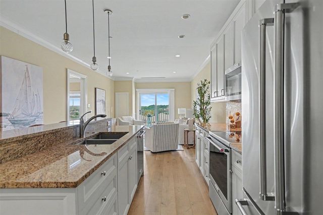 800 Whitwam Drive 13 & 13A, Saint Joseph, MI 49085