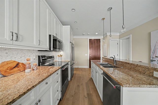 800 Whitwam Drive 13 & 13A, Saint Joseph, MI 49085