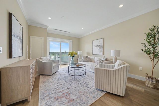 800 Whitwam Drive 13 & 13A, Saint Joseph, MI 49085
