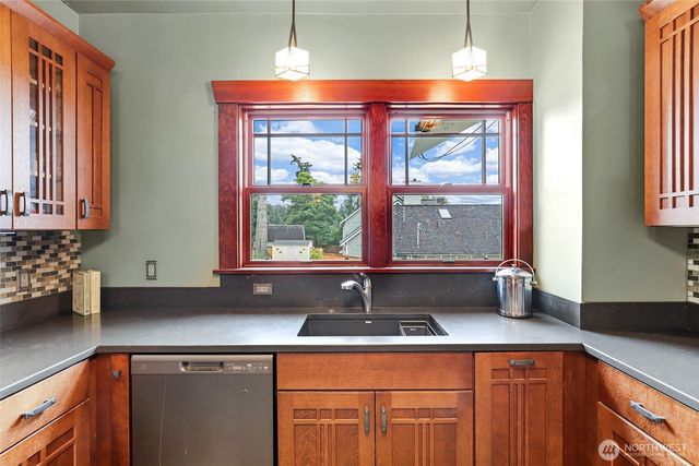 602 Jason Avenue N, Kent, WA 98030