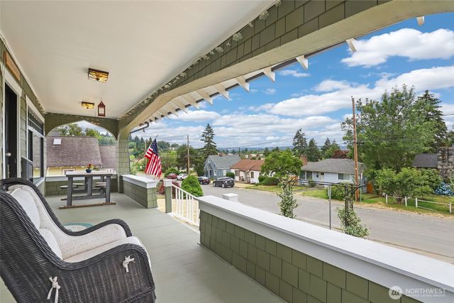602 Jason Avenue N, Kent, WA 98030