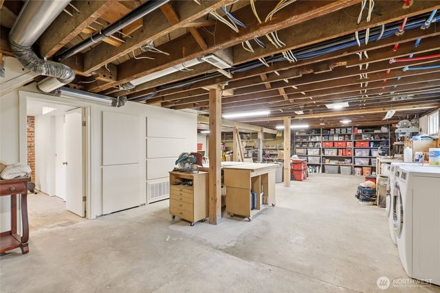 602 Jason Avenue N, Kent, WA 98030