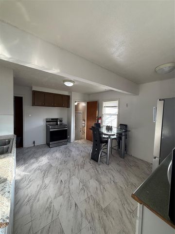 2315 Hartwick Highway, Lincoln Park, MI 48146