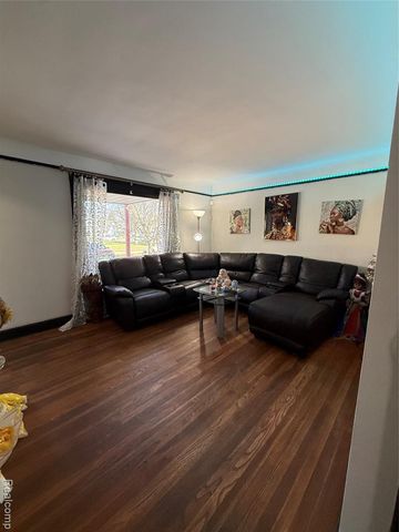 2315 Hartwick Highway, Lincoln Park, MI 48146