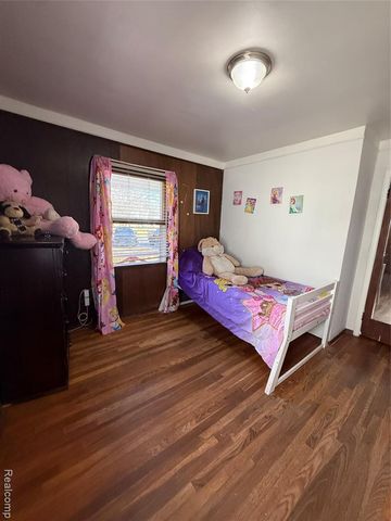 2315 Hartwick Highway, Lincoln Park, MI 48146