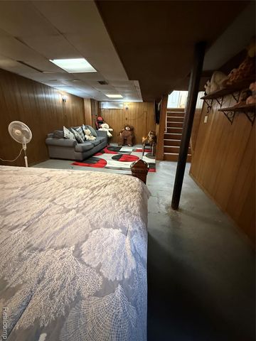 2315 Hartwick Highway, Lincoln Park, MI 48146