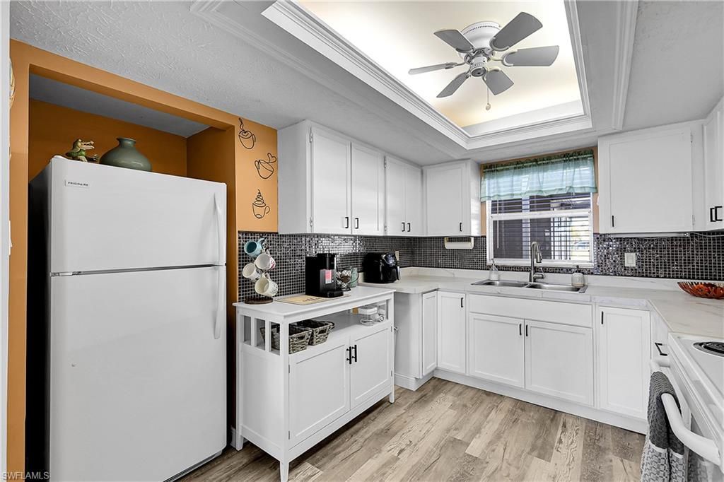 Image 15 of property listing at 1304 Miramar ST 103, Cape Coral, FL 33904