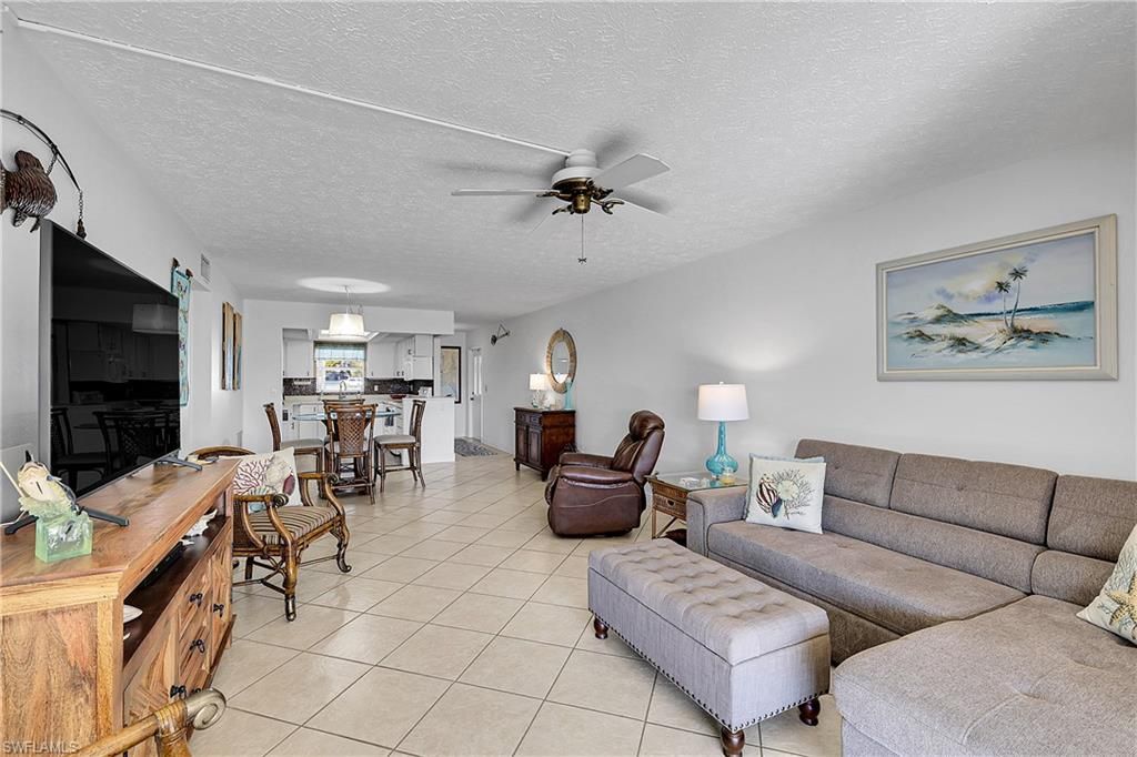 Image 17 of property listing at 1304 Miramar ST 103, Cape Coral, FL 33904