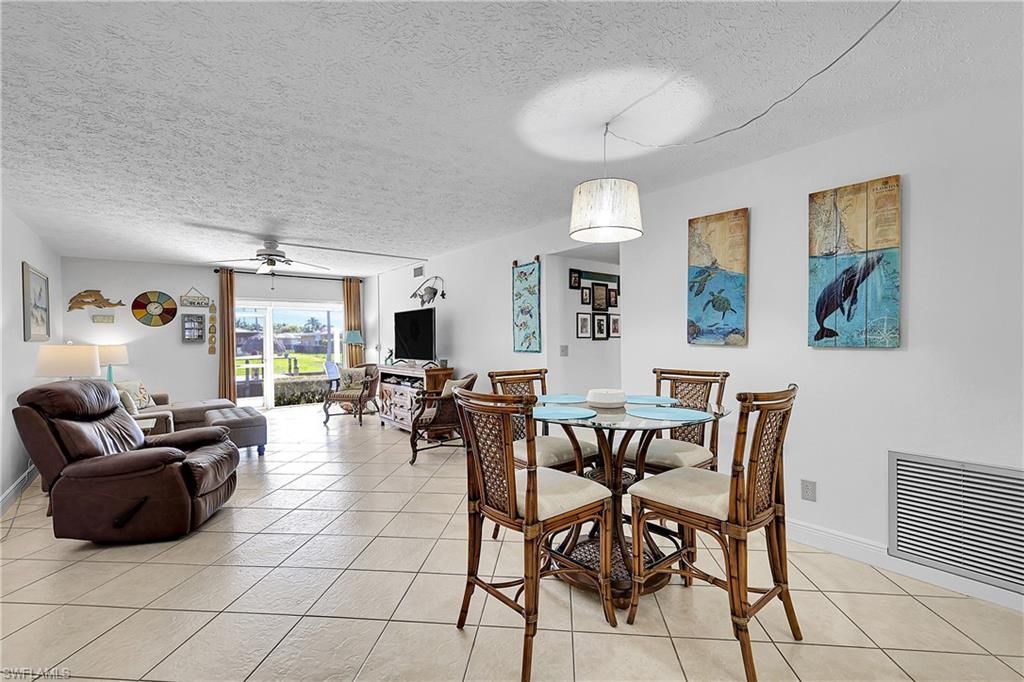 Image 7 of property listing at 1304 Miramar ST 103, Cape Coral, FL 33904
