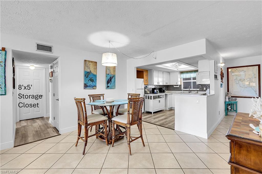 Image 8 of property listing at 1304 Miramar ST 103, Cape Coral, FL 33904