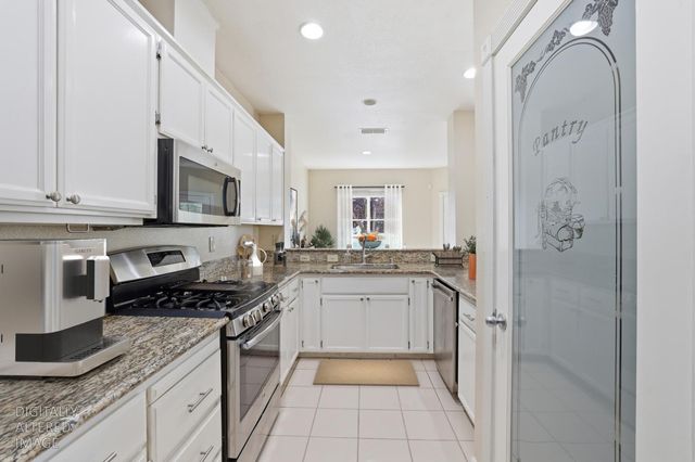 9189 E Laguna Way, Elk Grove, CA 95758