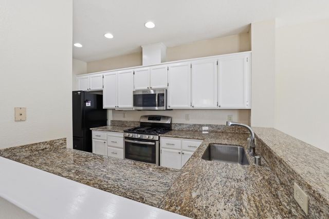 9189 E Laguna Way, Elk Grove, CA 95758