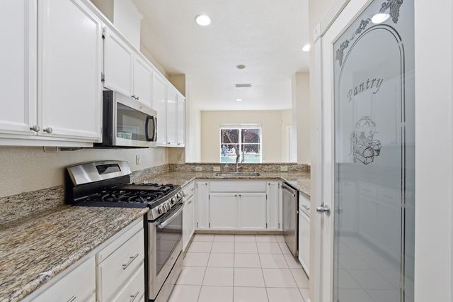 9189 E Laguna Way, Elk Grove, CA 95758