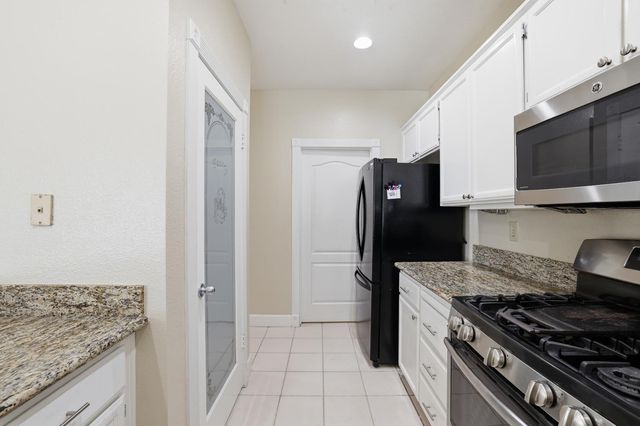 9189 E Laguna Way, Elk Grove, CA 95758