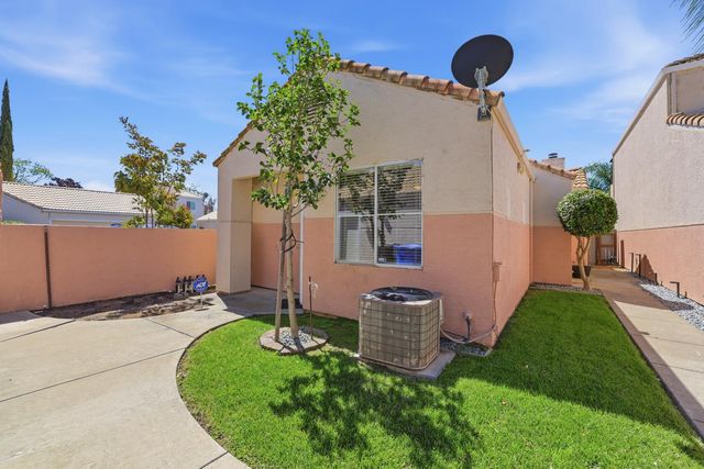 9189 E Laguna Way, Elk Grove, CA 95758