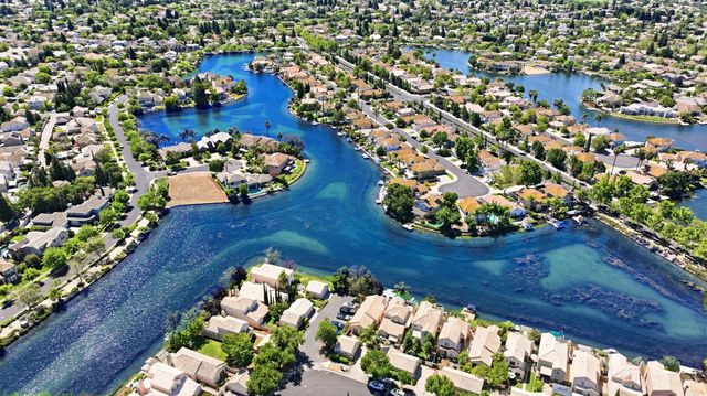 9189 E Laguna Way, Elk Grove, CA 95758