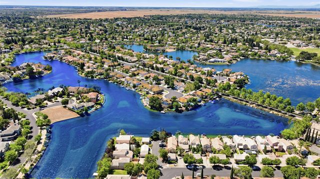 9189 E Laguna Way, Elk Grove, CA 95758