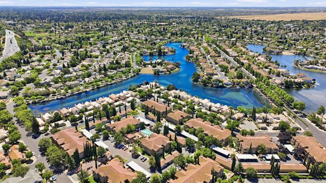 9189 E Laguna Way, Elk Grove, CA 95758