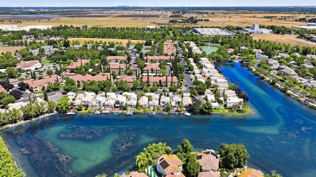 9189 E Laguna Way, Elk Grove, CA 95758