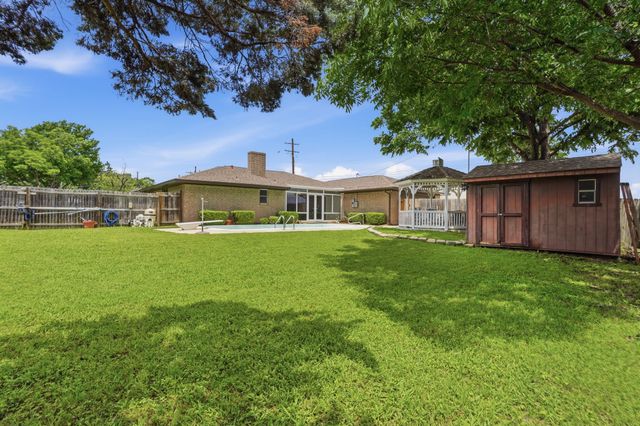 2608 Buckingham Drive, Denton, TX 76209