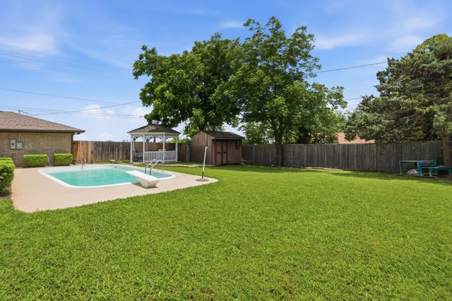 2608 Buckingham Drive, Denton, TX 76209