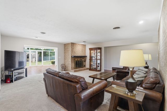 2608 Buckingham Drive, Denton, TX 76209