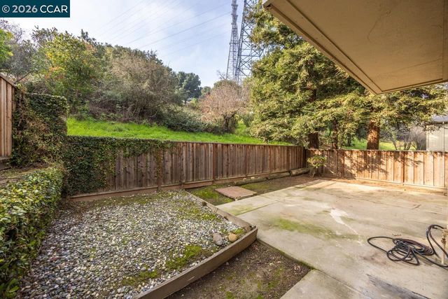 122 Bridgeview Ct, Crockett, CA 94525