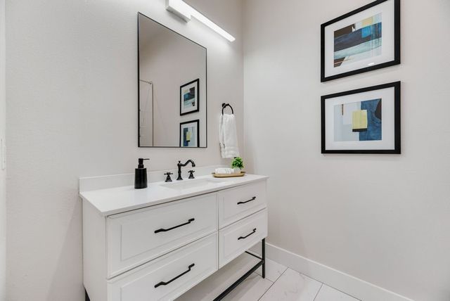 1802 Pueblo Street, Dallas, TX 75212