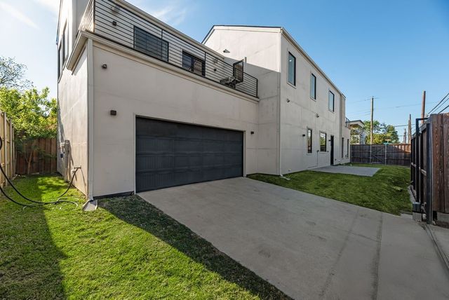 1802 Pueblo Street, Dallas, TX 75212