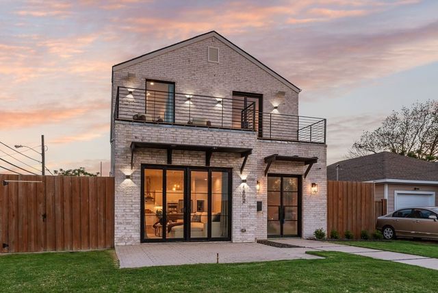 1802 Pueblo Street, Dallas, TX 75212