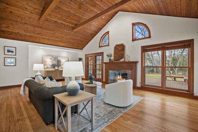 2650 W Sunnydale LANE, Mequon, WI 53092