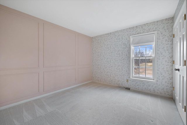 2650 W Sunnydale LANE, Mequon, WI 53092