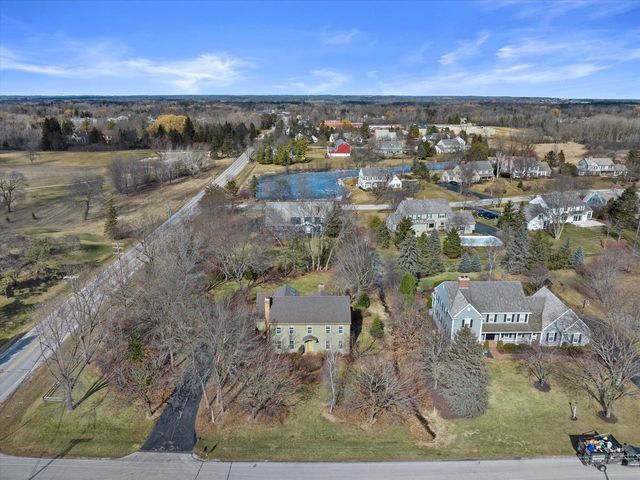 2650 W Sunnydale LANE, Mequon, WI 53092