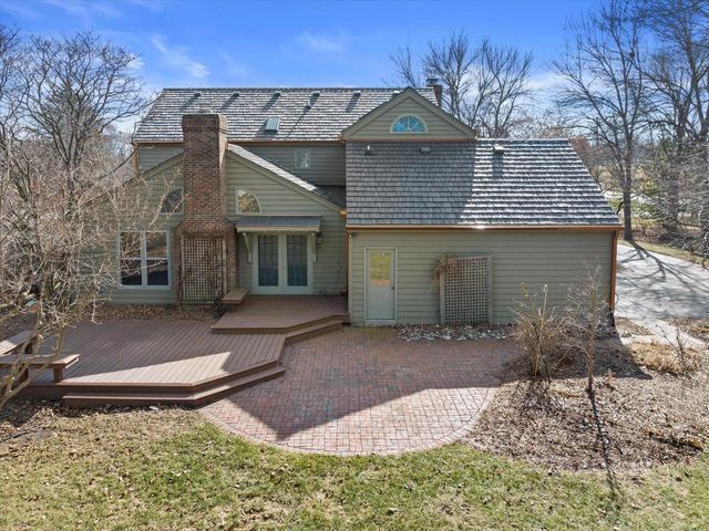 2650 W Sunnydale LANE, Mequon, WI 53092