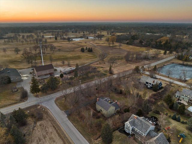 2650 W Sunnydale LANE, Mequon, WI 53092