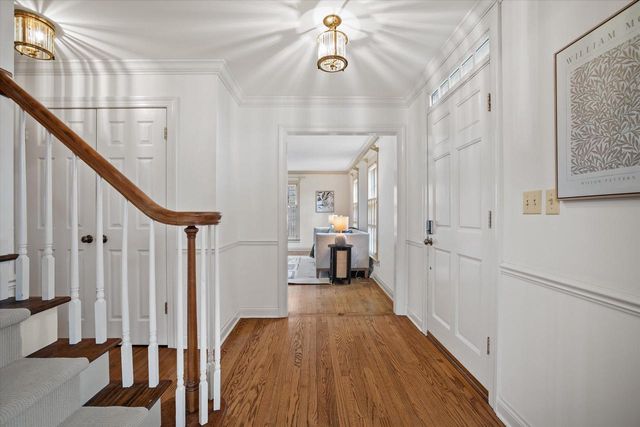 2650 W Sunnydale LANE, Mequon, WI 53092