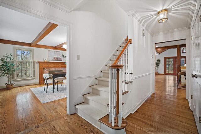 2650 W Sunnydale LANE, Mequon, WI 53092