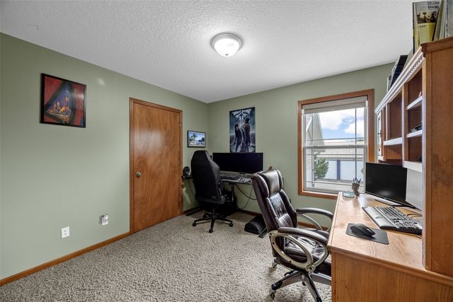 2185 PRAIRIE HILL Drive, Marion, IA 52302