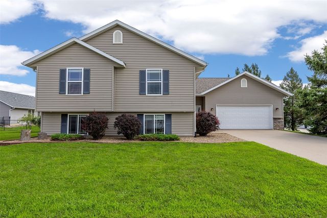 2185 PRAIRIE HILL Drive, Marion, IA 52302