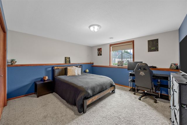 2185 PRAIRIE HILL Drive, Marion, IA 52302