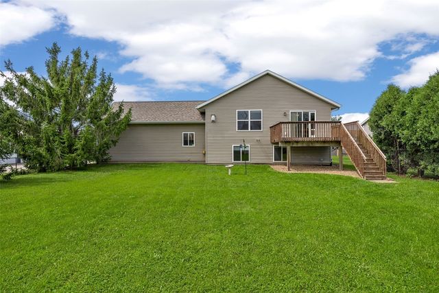 2185 PRAIRIE HILL Drive, Marion, IA 52302