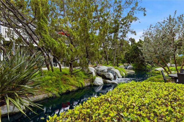 8132 Atwater Circle 202, Huntington Beach, CA 92646
