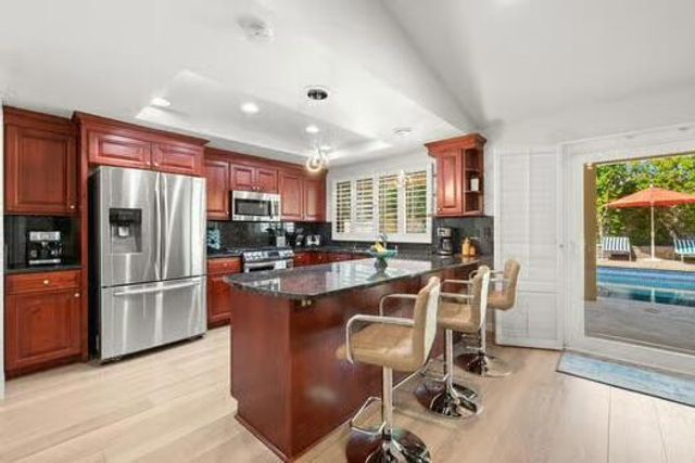 39041 Kilimanjaro Drive, Palm Desert, CA 92211