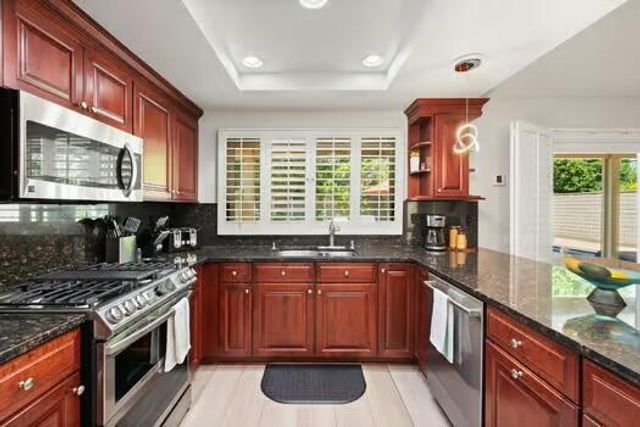 39041 Kilimanjaro Drive, Palm Desert, CA 92211