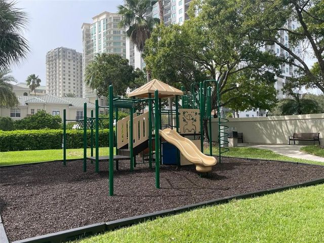926 NORMANDY TRACE ROAD, Tampa, FL 33602