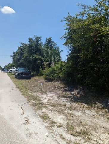 3215 52nd St W, Lehigh Acres, FL 33971