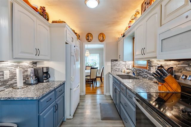 2911 35th Street, Des Moines, IA 50310