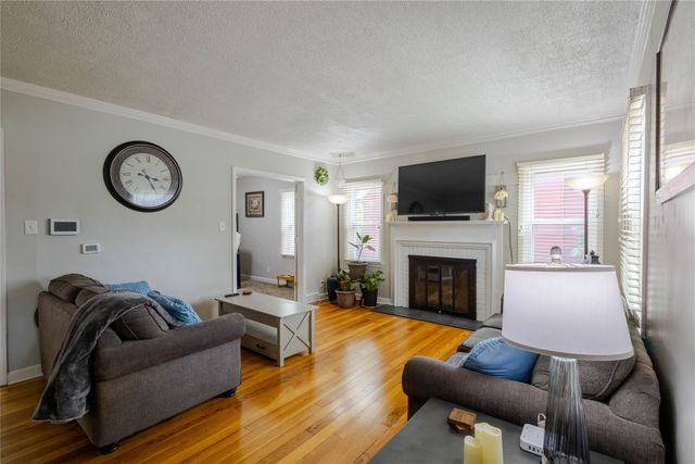 2911 35th Street, Des Moines, IA 50310