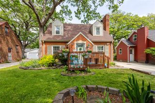 2911 35th Street, Des Moines, IA 50310