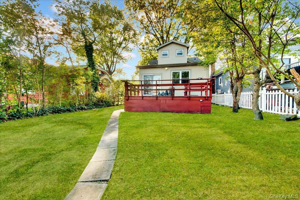 8 Soundview Terrace 8, Bronx, NY 10465 — photo 2